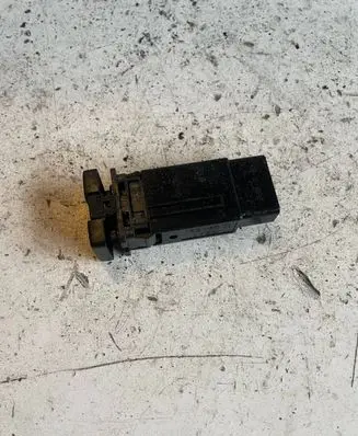 Toyota Prius+ (ZVW40) Seat heating switch 15B088
