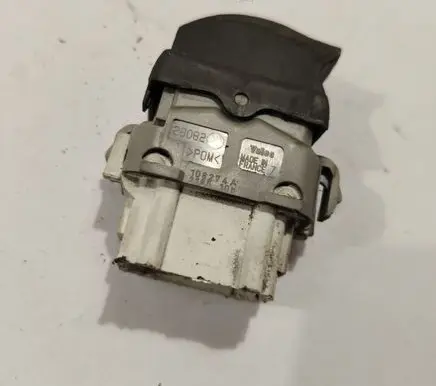Renault Megane II Electric window control switch 108274A
