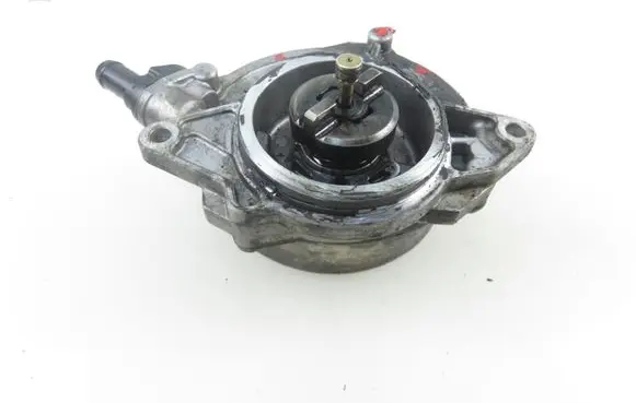 Volkswagen Touareg I Vacuum pump 059145100