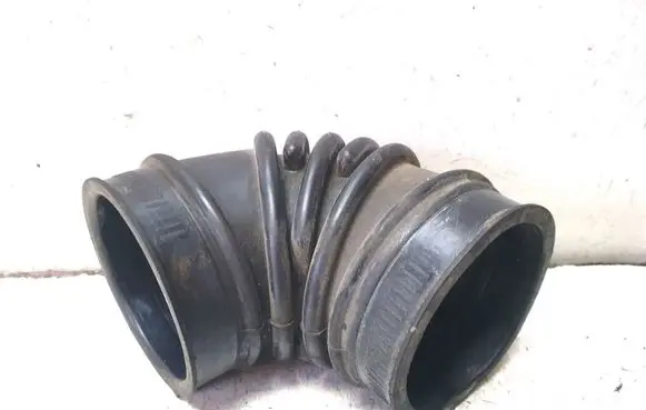 Suzuki Swift I Air intake hose/pipe 
