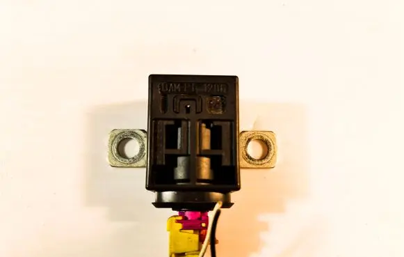 Audi A6 S6 C6 4F Battery relay fuse 4F0915519
