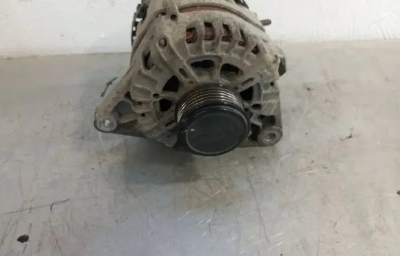 KIA Ceed Generator/alternator 373002A850 2611067
