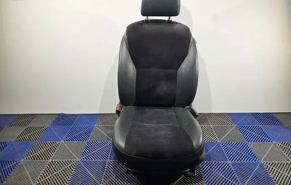 Toyota Auris 150 Front driver seat 