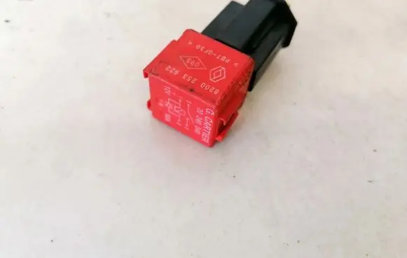 Renault Scenic II - Grand scenic II Other relay 8200253922 20240040