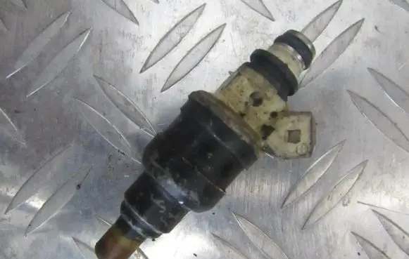 Hyundai Elantra Fuel injector 9250930001 35310-32560