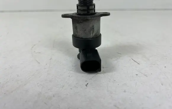 BMW 3 F30 F35 F31 Fuel pressure regulator 0928400798 0043040953
