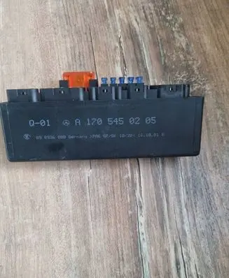 Mercedes-Benz SLK R170 Fuse module A1705450205