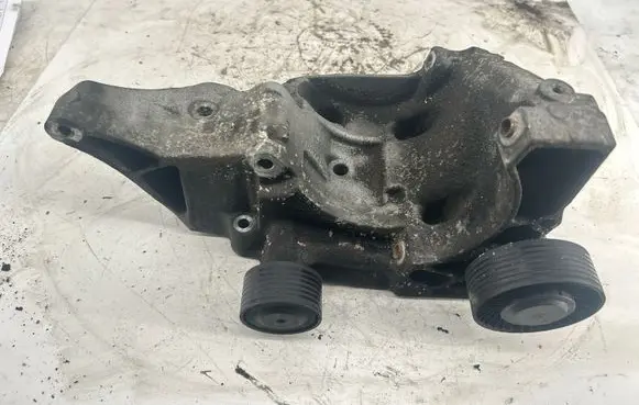 BMW 3 E90 E91 Generator/alternator bracket 13992010