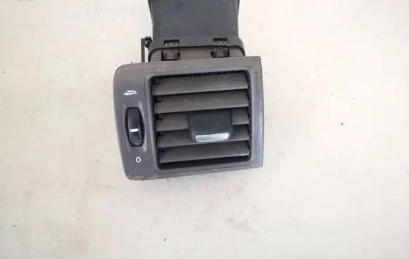 Volvo V50 Dash center air vent grill 506002