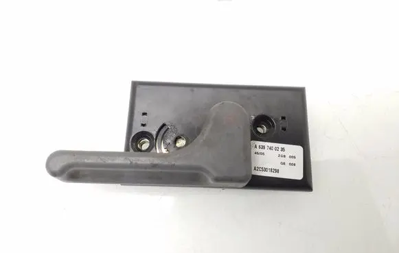 Loading door interior handle