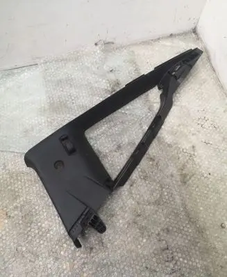 Ford Mustang VI (D)pillar trim (top) FR3B6351986