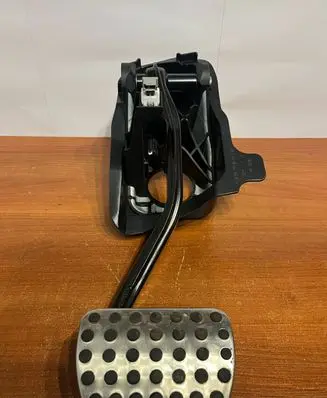 Mercedes-Benz E W213 Brake pedal A2222940001