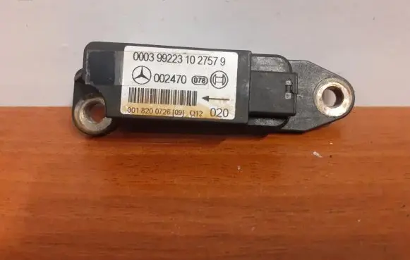 Mercedes-Benz CLK A208 C208 Airbag deployment crash/impact sensor 0018200726 10252