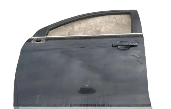 Chevrolet Captiva Front door juodos