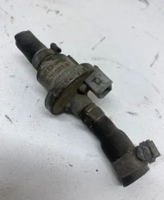 Audi Coupe Valve vacuum 028133513 0280142153