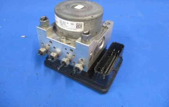 Ford Edge II ABS Pump L2GC2B373CB T0831 25022014134