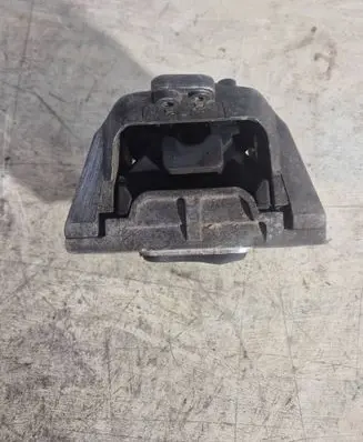 Audi A3 S3 8L Engine mount bracket