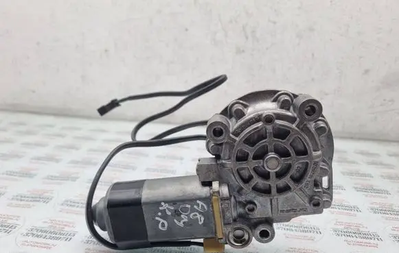 Audi A8 S8 D2 4D Front door window regulator motor 0531826001