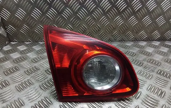 Tailgate rear/tail lights
