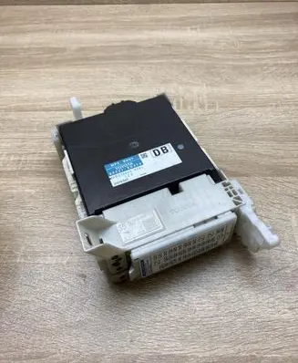 Toyota Yaris Comfort/convenience module 892210D470 MB2380009281 8273052K40