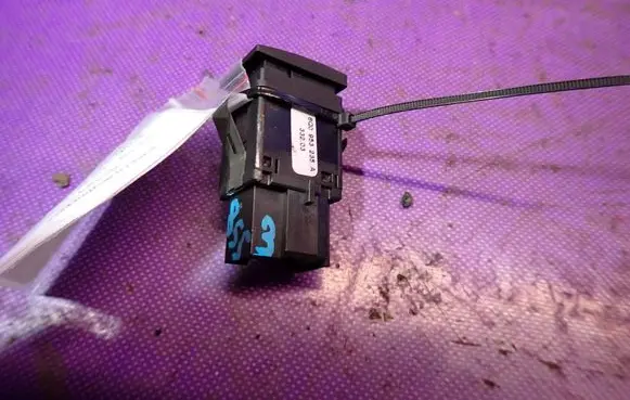 Volkswagen Polo Hazard light switch 