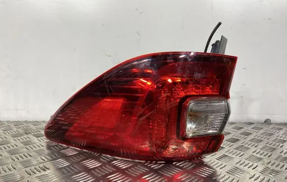 Subaru Outback (BS) Rear/tail lights 22060228