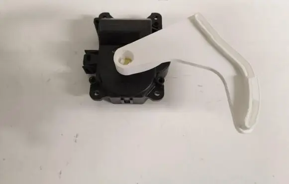 Toyota Corolla E120 E130 Air flap motor/actuator AE0637008930