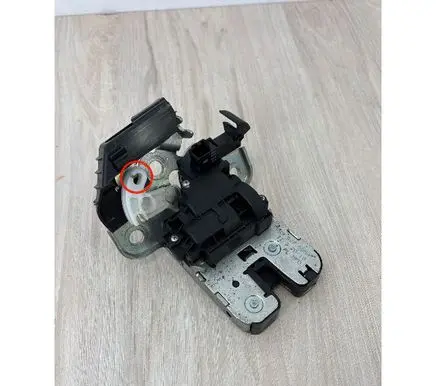 Audi A3 S3 A3 Sportback 8P Tailgate/trunk/boot lock/catch/latch 8K9827505A 1132010