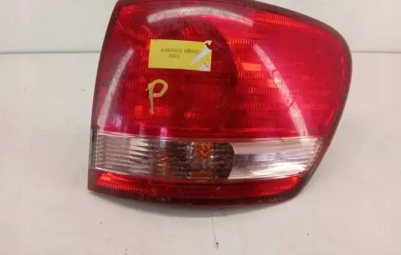 Toyota Avensis Verso Rear/tail lights