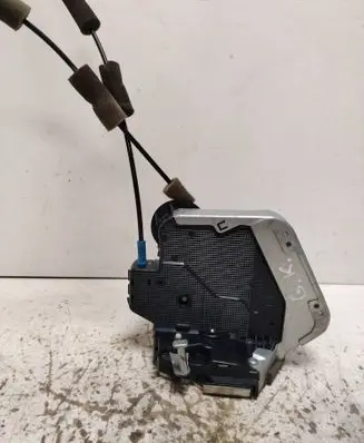 Lexus IS 220D-250-350 Rear door lock 8E2713