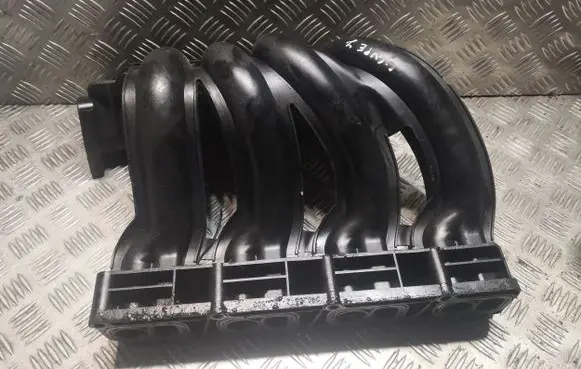 Mercedes-Benz C W203 Intake manifold 6110902937 A6110902937