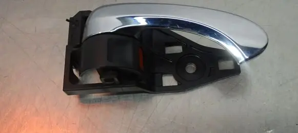Toyota RAV 4 (XA30) Rear door interior handle trim 
