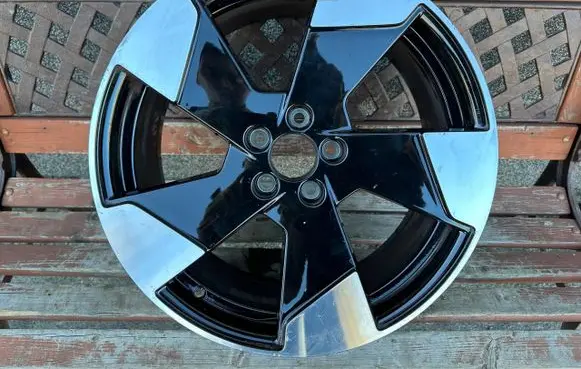 Volvo EX30 R19 alloy rim 