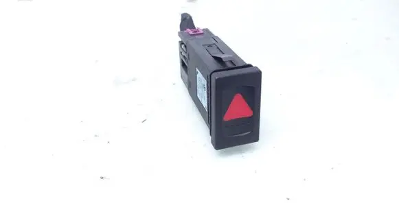 Volkswagen PASSAT B5 Hazard light switch 3B0953235C