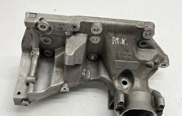 Porsche Panamera (970) Generator/alternator bracket 946022273R 946172027