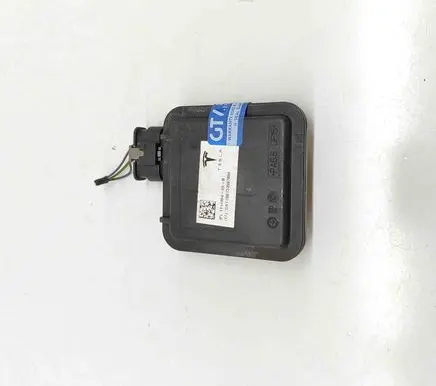 Tesla Model X Other devices 111498400B