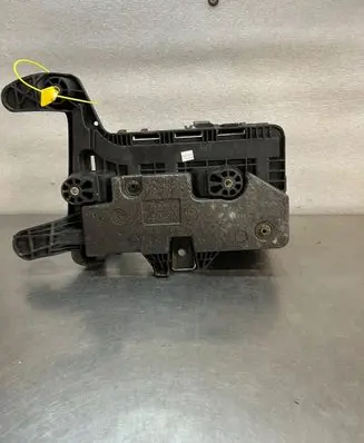 Volkswagen Golf V Battery box tray 