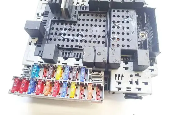 Volvo XC90 Fuse box set 08696098 08679899