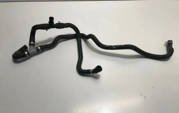 Volvo V60 Engine coolant pipe/hose 32263991