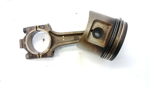 BMW 3 E30 Piston with connecting rod