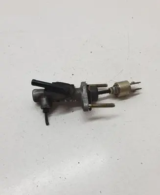 Toyota RAV 4 (XA20) Clutch master cylinder