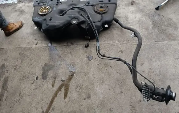 Mercedes-Benz ML W164 Fuel tank A1644710501