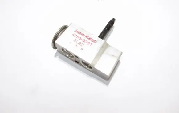 SsangYong Korando Air conditioning (A/C) expansion valve 42530351
