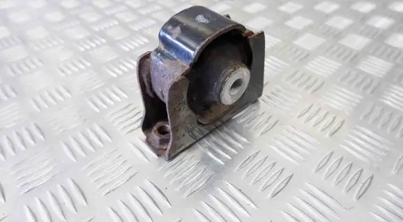 Toyota Auris 150 Engine mount bracket 1236128230