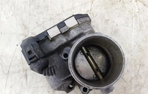 Volkswagen PASSAT B5 Throttle body valve 06B133062B