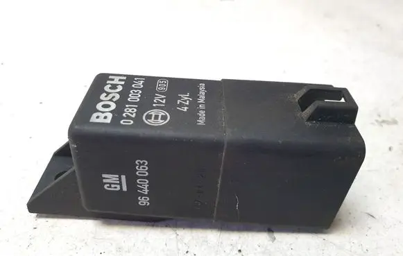 Opel Antara Glow plug pre-heat relay 0281003041