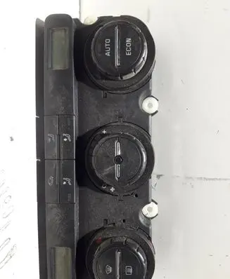 Skoda Octavia Mk2 (1Z) Climate control unit