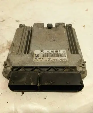 Volkswagen Touran I Engine control unit/module 03C906032F 036906032C 0261201540