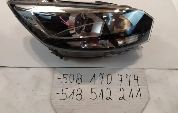Toyota Corolla Verso AR10 Headlight/headlamp A00041835
