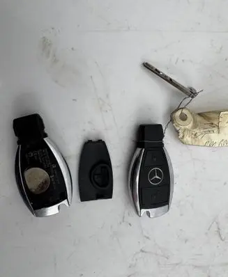 Mercedes-Benz GLA W156 X156 Ignition key/card CCAB10LP3190T0 MQMB3333D 2010DJ1439